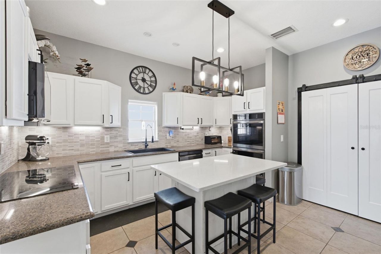 1873 64th Avenue N, Saint Petersburg, FL 33702 Photo