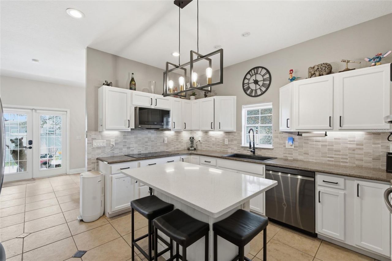 1873 64th Avenue N, Saint Petersburg, FL 33702 Photo