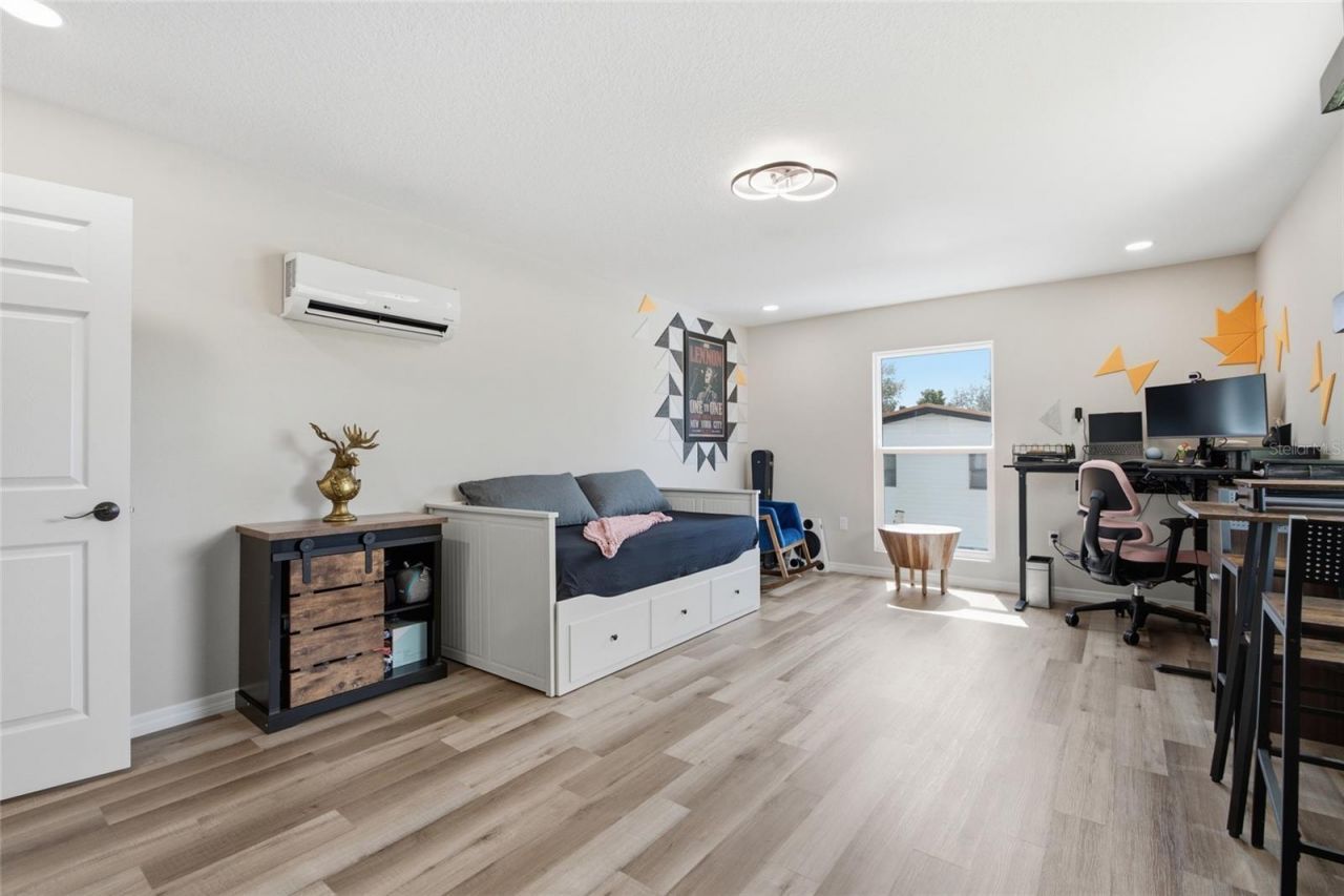 1873 64th Avenue N, Saint Petersburg, FL 33702 Photo