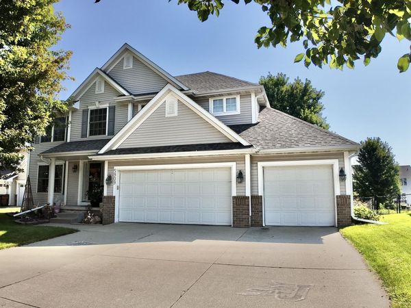 5909 NW 96th Court, Johnston, IA 50131