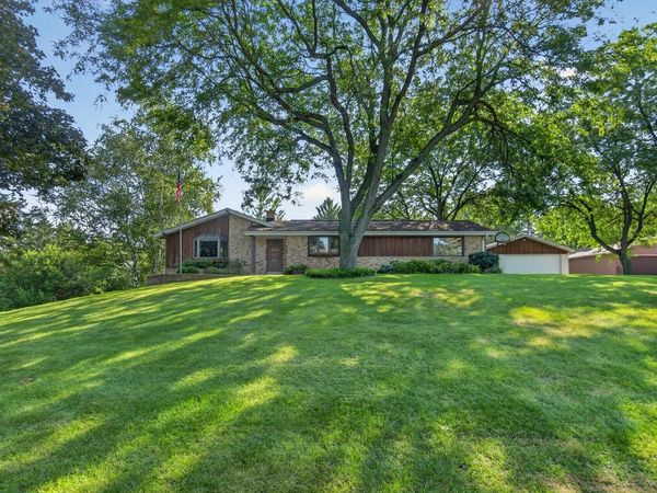 4092 Mary LANE, Cedarburg, WI 53012