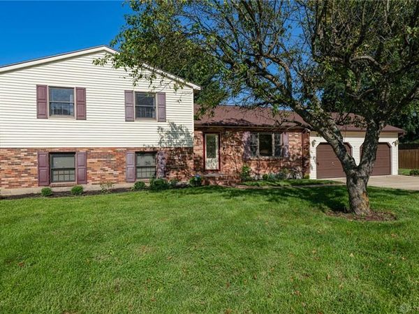 915 N Fairfield Road, Beavercreek, OH 45434