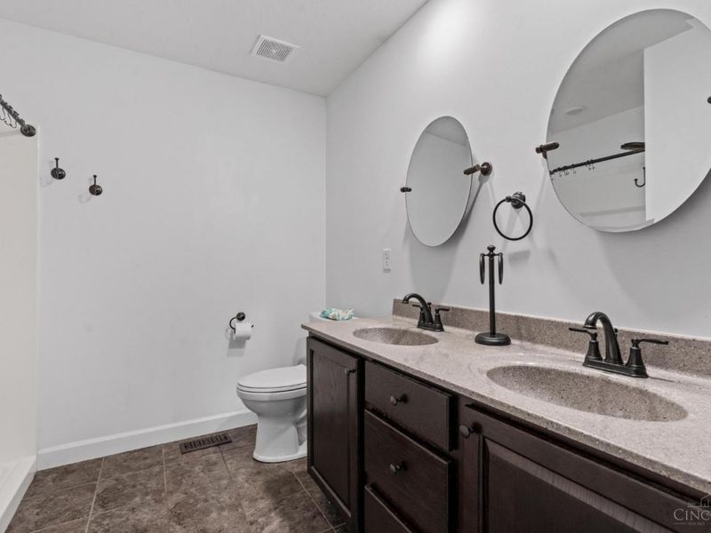 100 Tanglewood Drive, Hillsboro, OH 45133 Photo 32