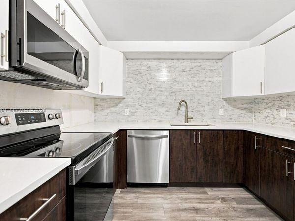 16325 Golf Club Rd, Unit 104, Weston, FL 33326