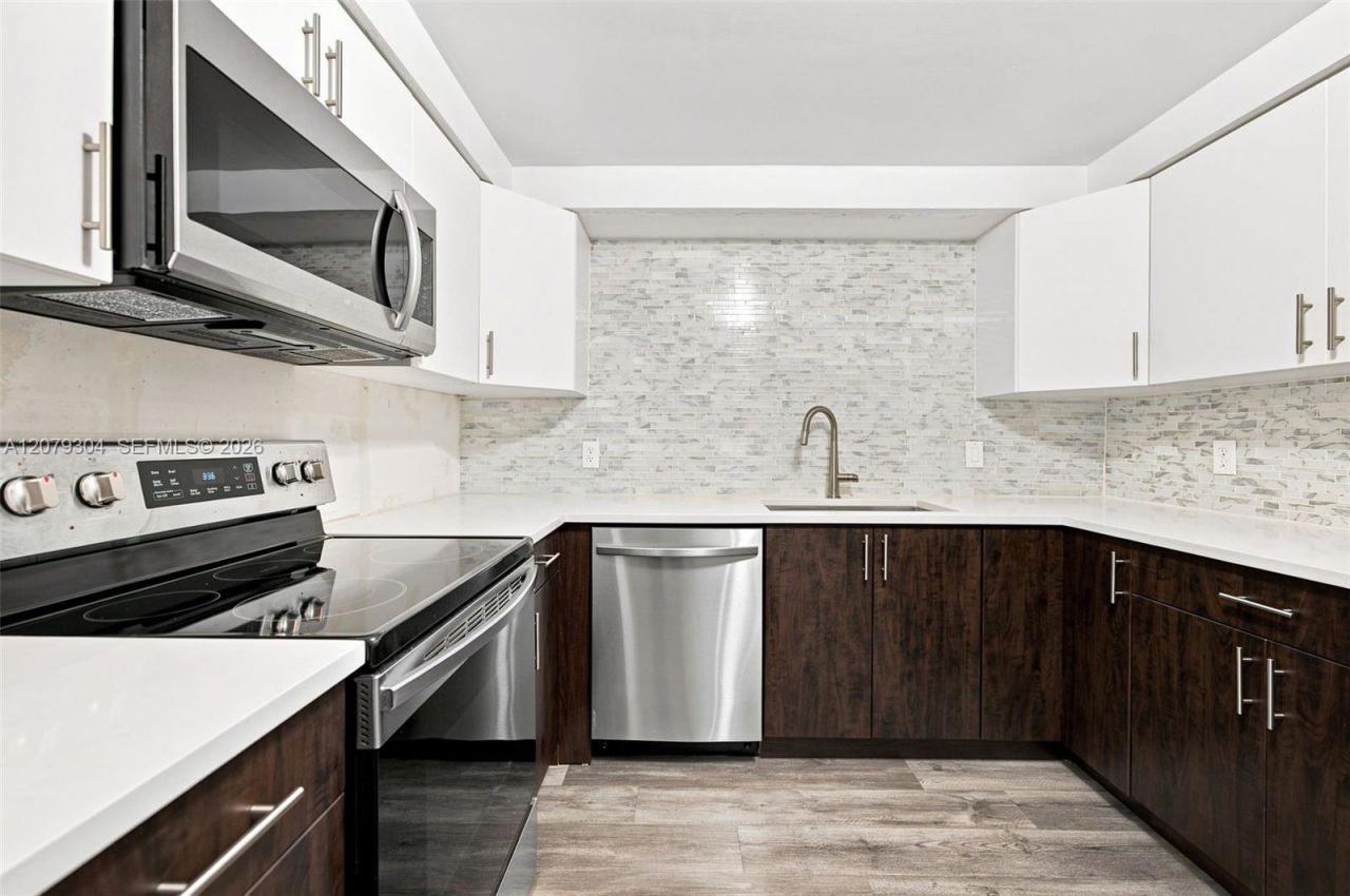 16325 Golf Club Rd , Unit 104, Weston, FL 33326 Photo