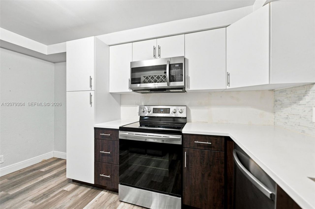 16325 Golf Club Rd , Unit 104, Weston, FL 33326 Photo