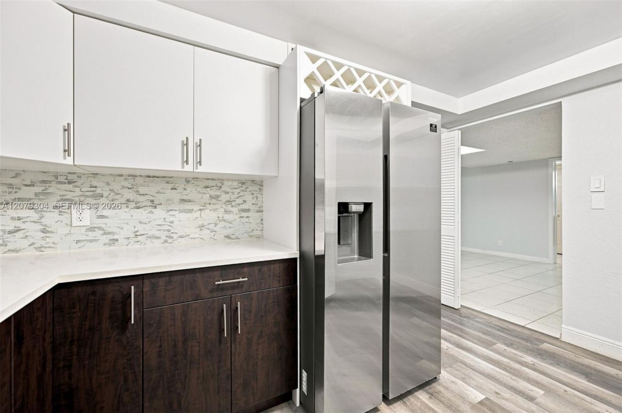 16325 Golf Club Rd , Unit 104, Weston, FL 33326 Photo