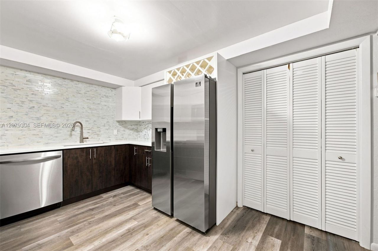 16325 Golf Club Rd , Unit 104, Weston, FL 33326 Photo