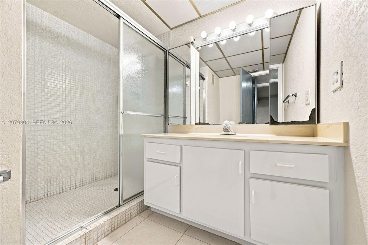 16325 Golf Club Rd , Unit 104, Weston, FL 33326 Photo