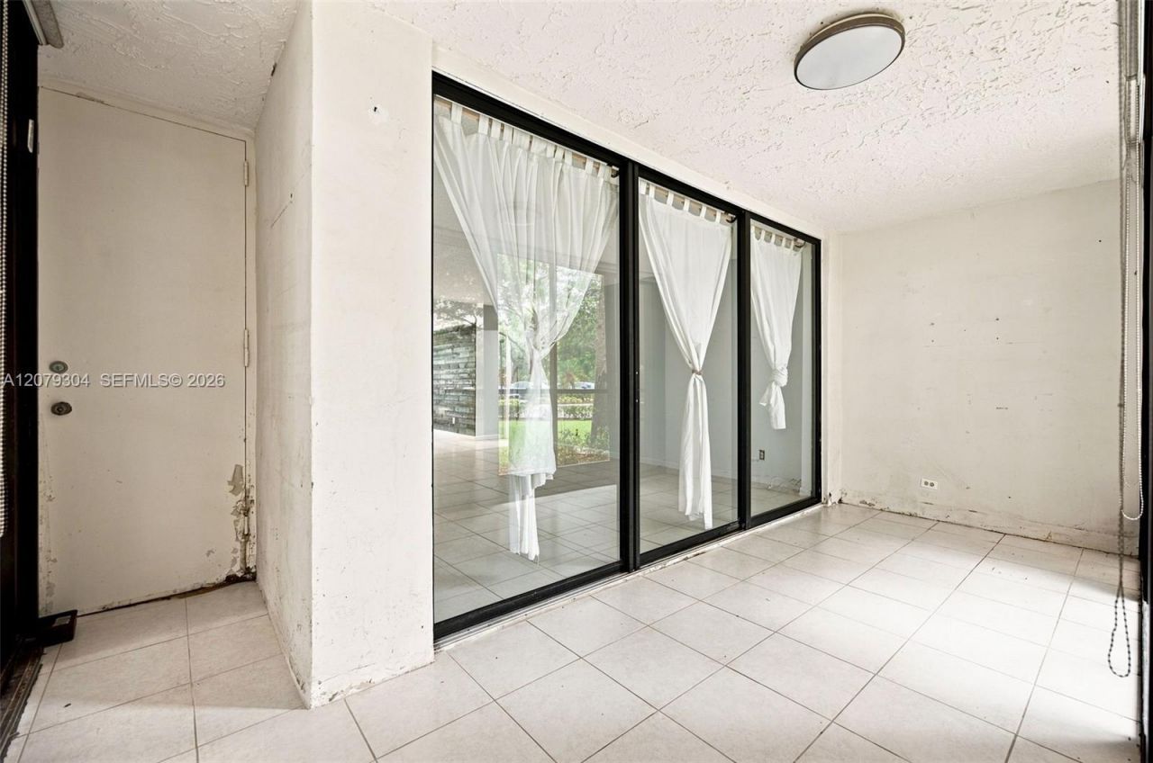 16325 Golf Club Rd , Unit 104, Weston, FL 33326 Photo