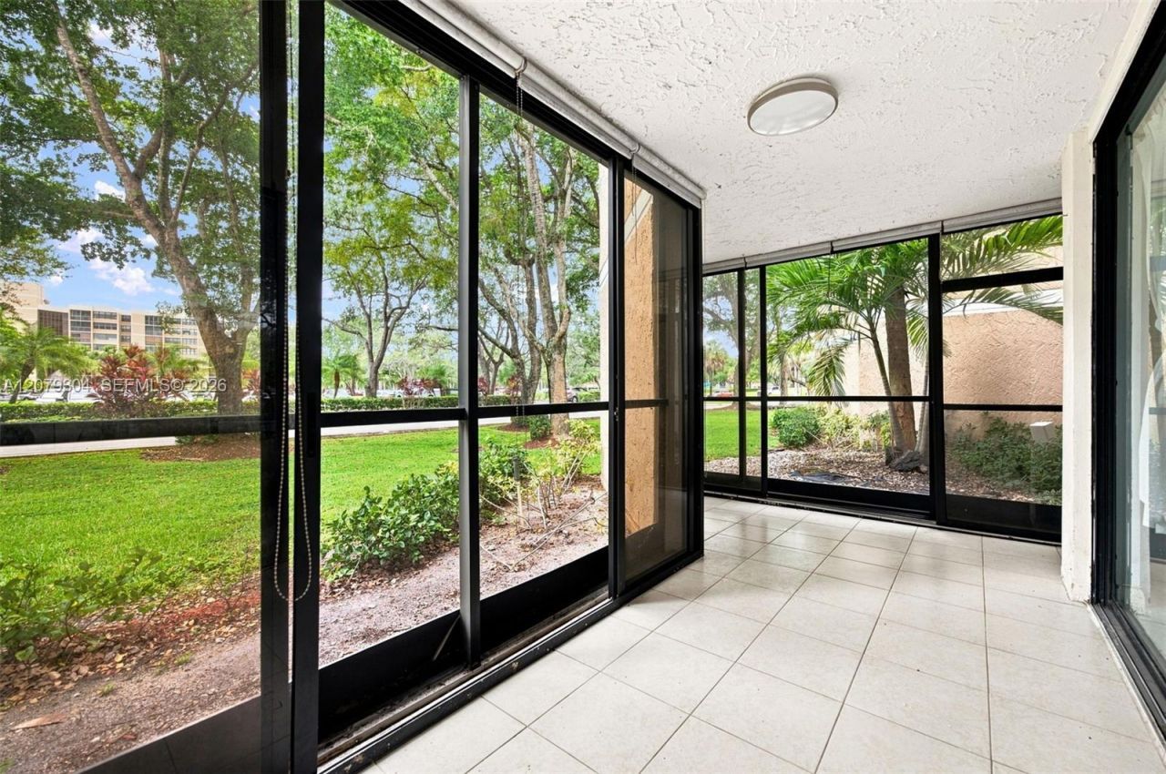 16325 Golf Club Rd , Unit 104, Weston, FL 33326 Photo