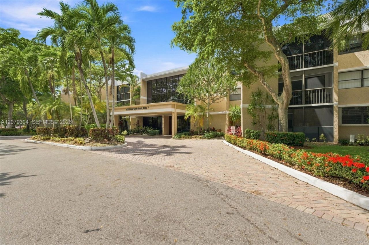 16325 Golf Club Rd , Unit 104, Weston, FL 33326 Photo