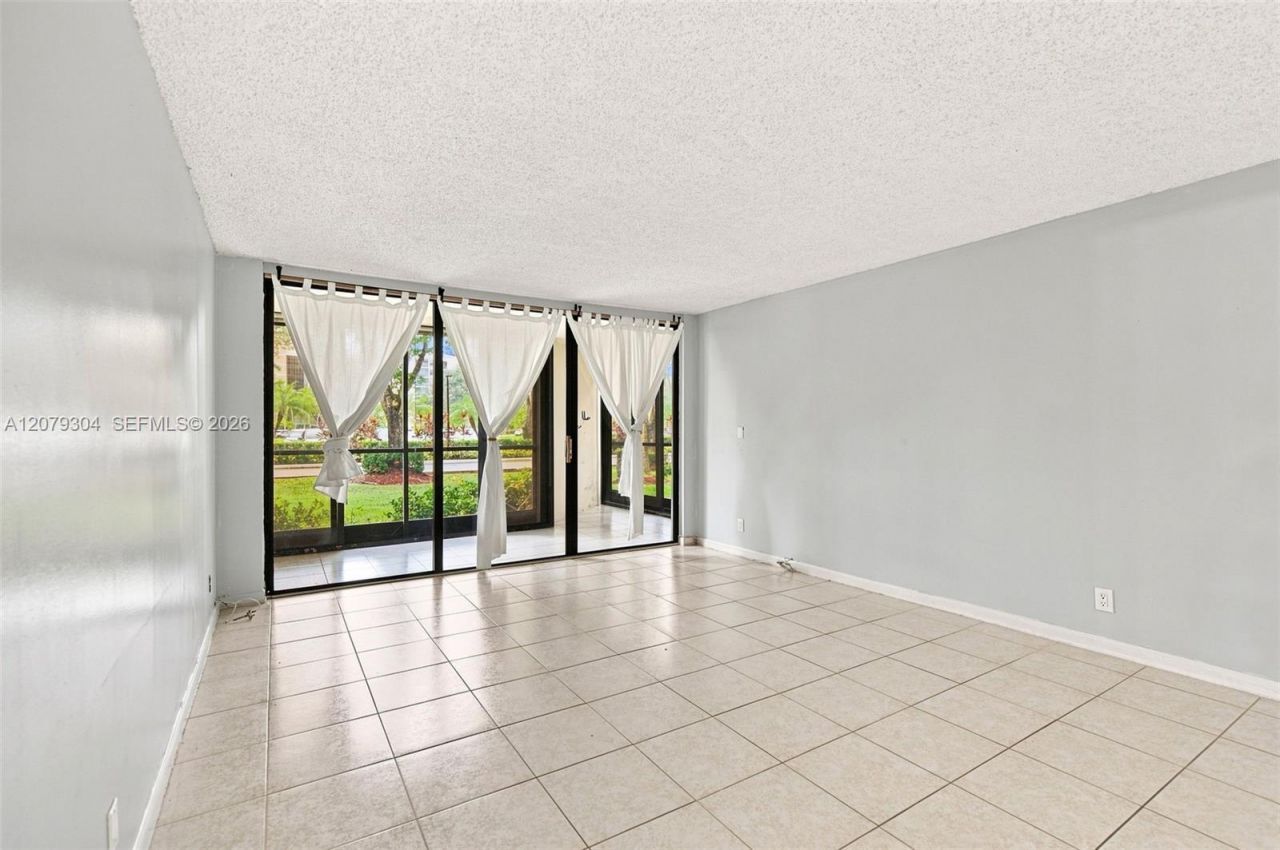 16325 Golf Club Rd , Unit 104, Weston, FL 33326 Photo