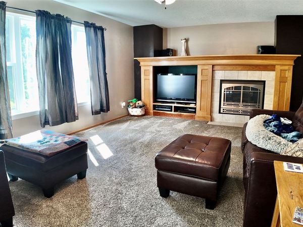 5909 NW 96th Court, Johnston, IA 50131