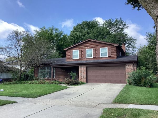 928 N Rohlwing Road, Palatine, IL 60074