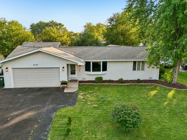Lindenhurst, IL 60046