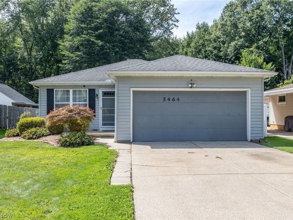 5464 Whitehaven Avenue , North Olmsted, OH 44070