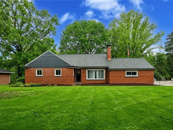 3021 Fulton Drive NW, Canton, OH 44718