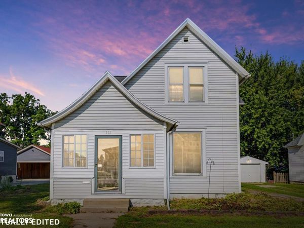111 S 9Th Street, Marshalltown, IA 50158