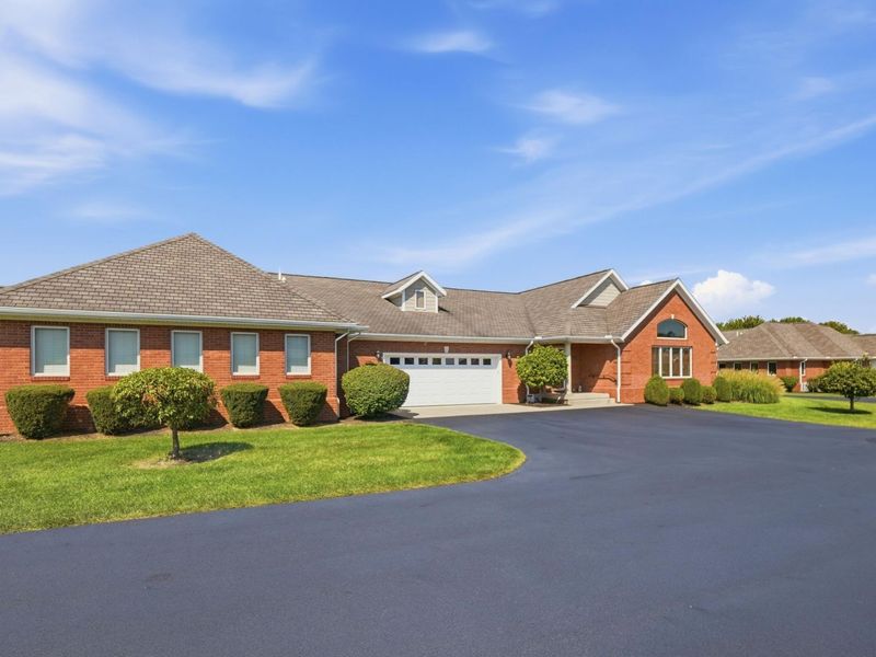 1096 Damon Drive , Unit 2, Washington Court House, OH 43160 Photo 14