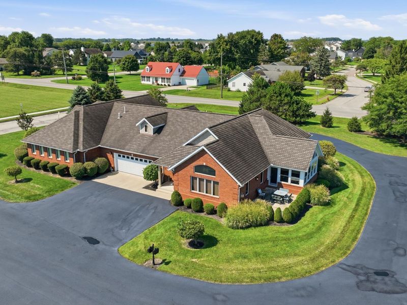 1096 Damon Drive , Unit 2, Washington Court House, OH 43160 Photo 3