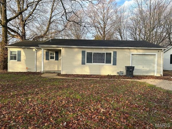 1601 Foster Drive, Belleville, IL 62226