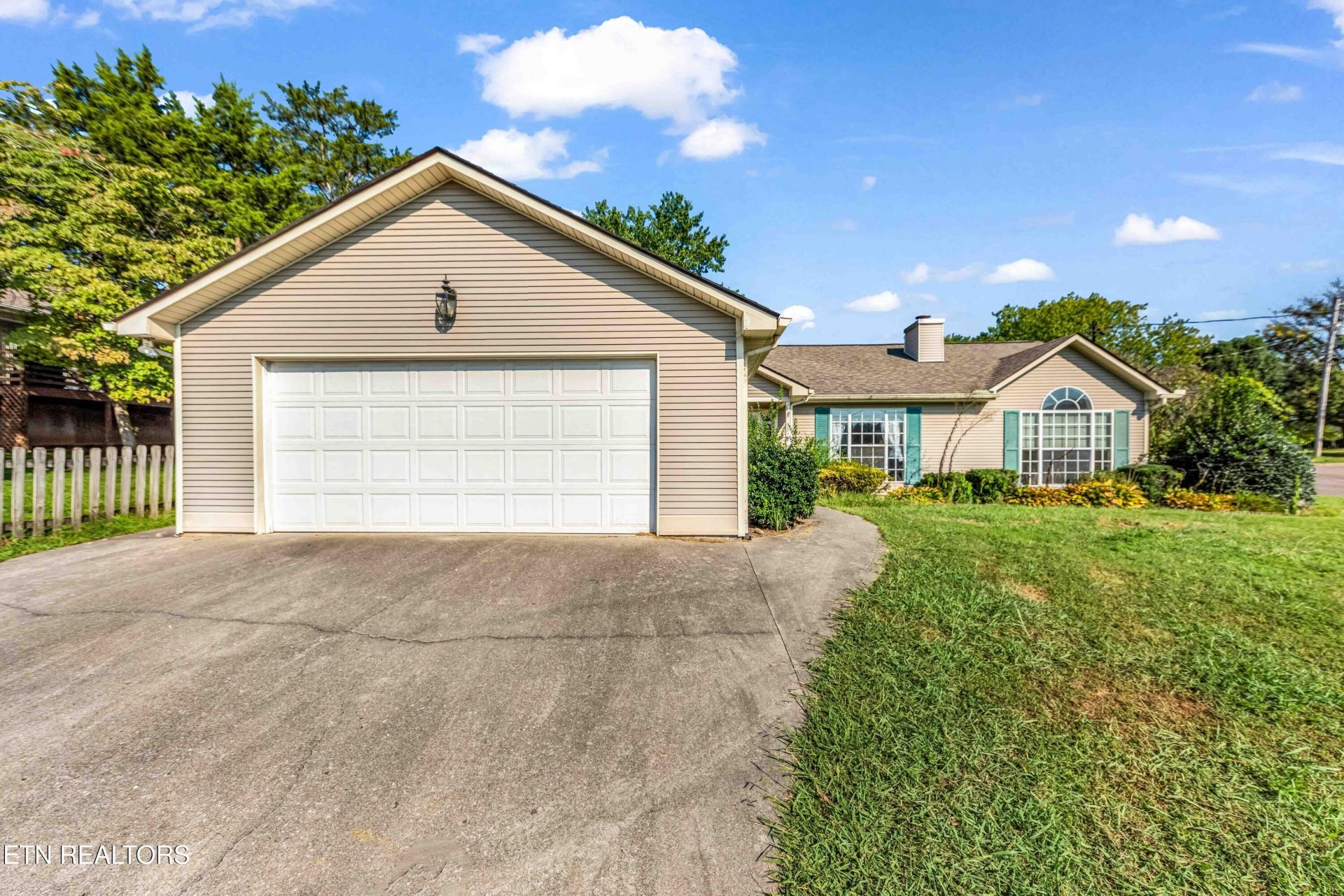5817 Shelley Drive, Knoxville, TN 37909 Main Photo