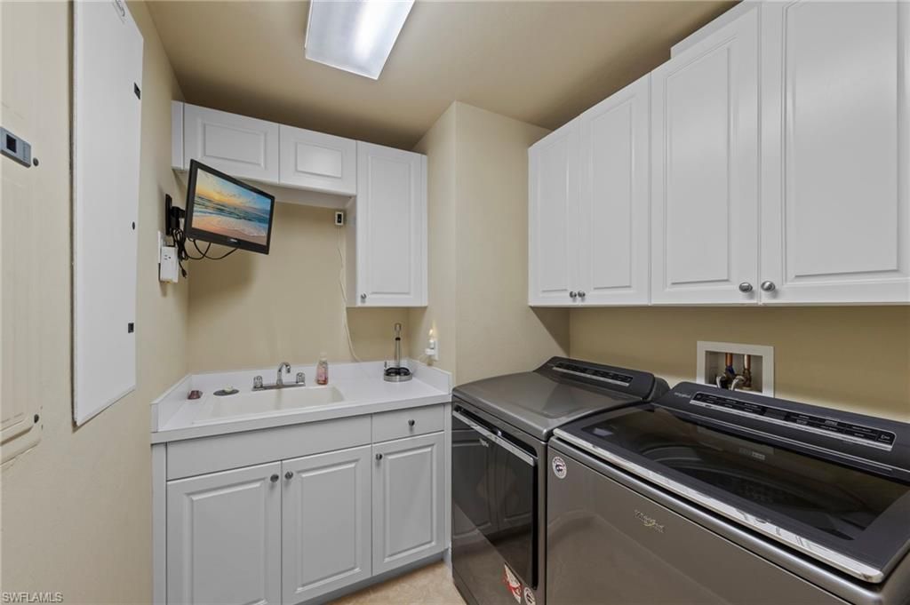265 Indies Way, Unit 602, Naples, FL 34110 Photo