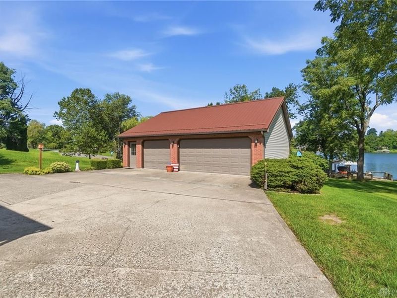4094 Navajo Trail, Jamestown, OH 45335 Photo 20
