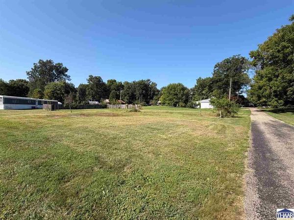 2168 S 3rd Street, Merom, IN 47861