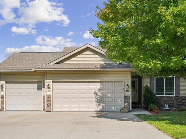 815 10th Ave Pl, Coralville, IA 52241