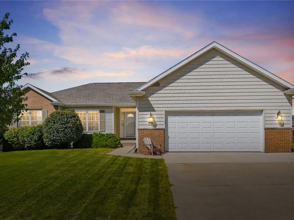 3340 Edgebrooke Drive , Marion, IA 52302