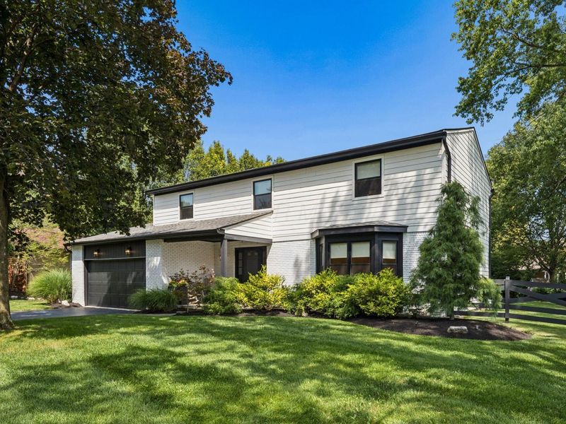 6880 Clydeway Court, Worthington, OH 43085 Photo 1