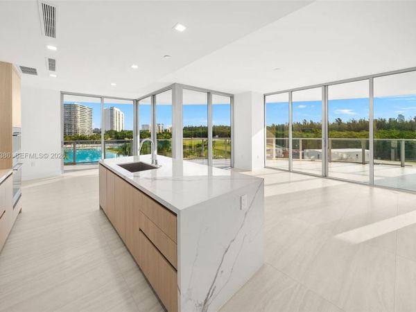 2411 Laguna Cir , Unit 311, North Miami, FL 33181