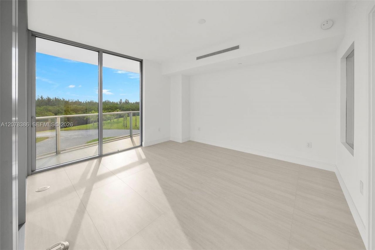 2411 Laguna Cir , Unit 311, North Miami, FL 33181 Photo