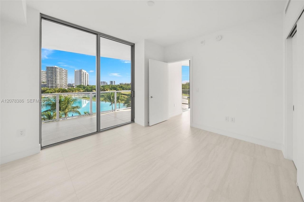 2411 Laguna Cir , Unit 311, North Miami, FL 33181 Photo