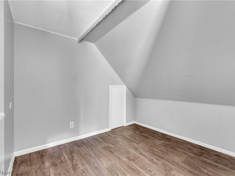9001 Rosewood Avenue, Cleveland, OH 44105 Photo 12