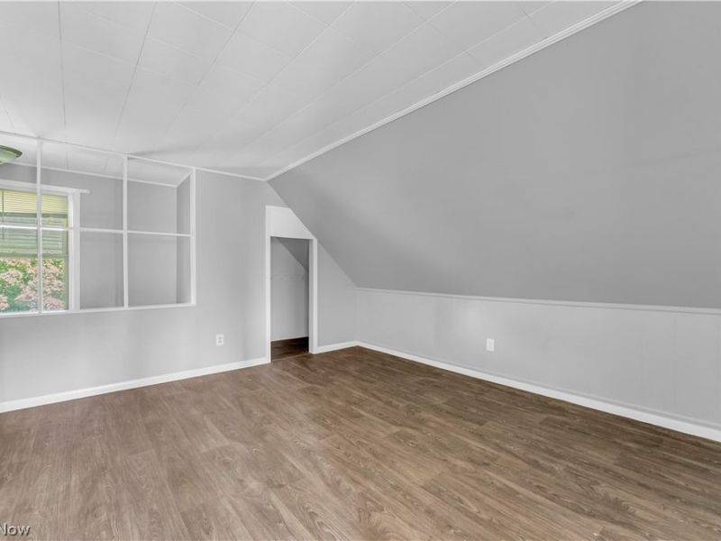 9001 Rosewood Avenue, Cleveland, OH 44105 Photo 13