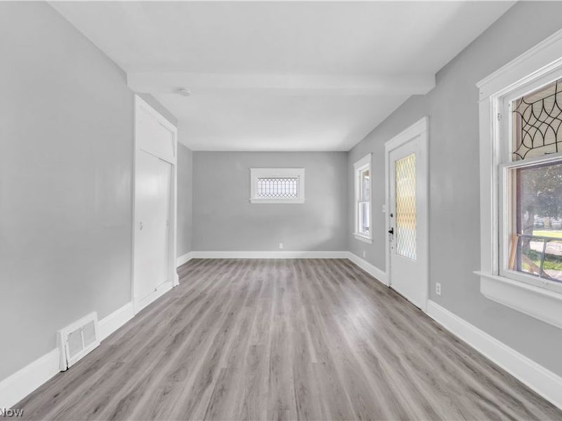 9001 Rosewood Avenue, Cleveland, OH 44105 Photo 9