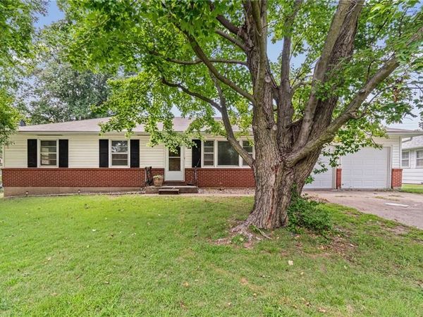 506 Country Club Road, Lexington, MO 64067