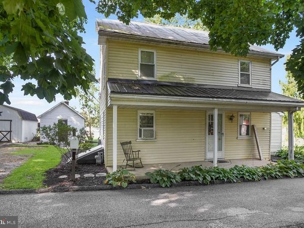 10 PARK STREET , SEVEN VALLEYS, PA 17360