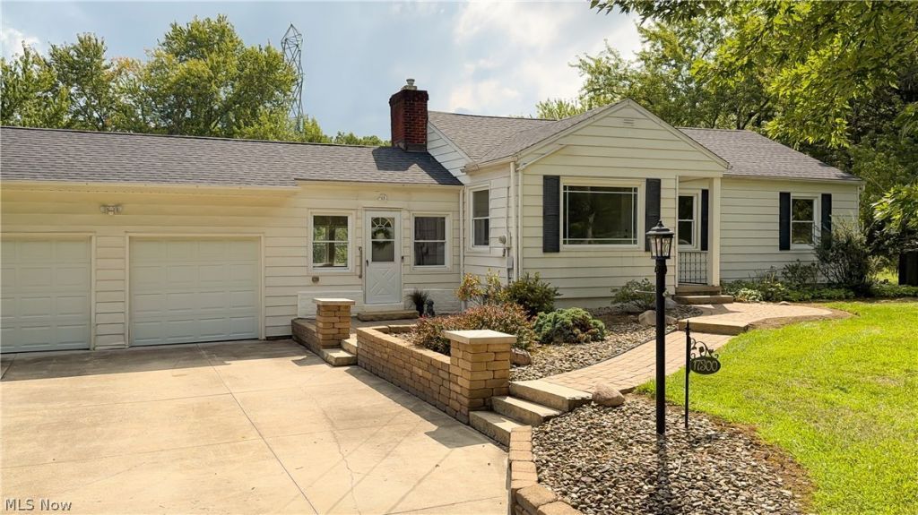 17300 Spanghurst Drive, Walton Hills, OH 44146 Main Photo