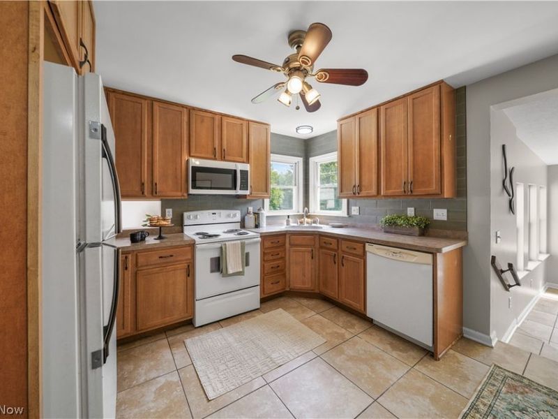 17300 Spanghurst Drive, Walton Hills, OH 44146 Photo 10