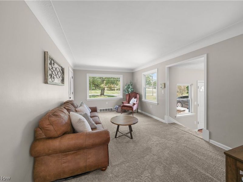 17300 Spanghurst Drive, Walton Hills, OH 44146 Photo 8