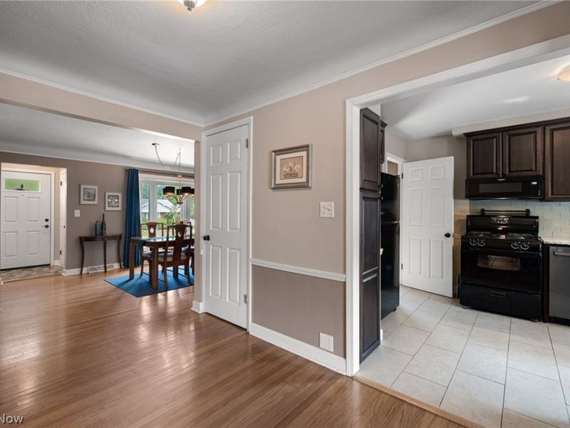 8713 Memphis Villas Boulevard, Brooklyn, OH 44144 Photo 14