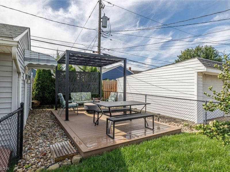 8713 Memphis Villas Boulevard, Brooklyn, OH 44144 Photo 3