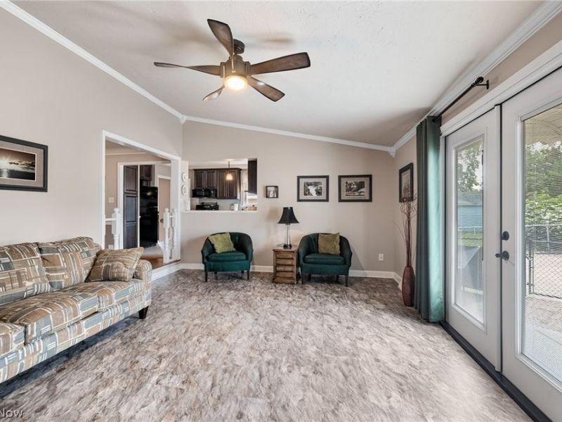 8713 Memphis Villas Boulevard, Brooklyn, OH 44144 Photo 5