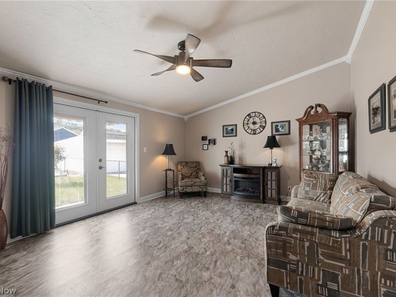 8713 Memphis Villas Boulevard, Brooklyn, OH 44144 Photo 7