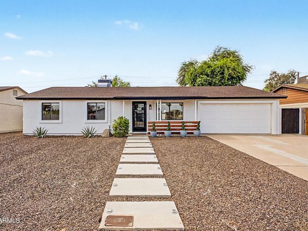 4101 E CALAVAR Road, Phoenix, AZ 85032