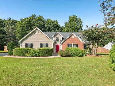 4672 Devencrest Lane, Buford, GA 30519